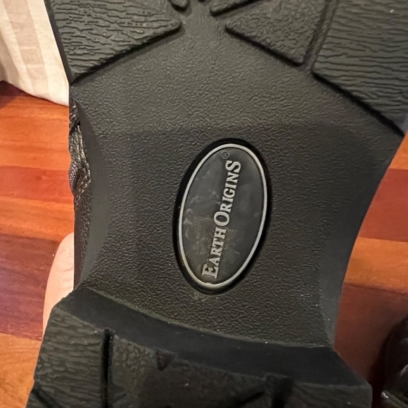 Earth Origins Black Distressed Leather Zip Slouch Ankle Boot Booties, Size 9.5 - Picture 5 of 11